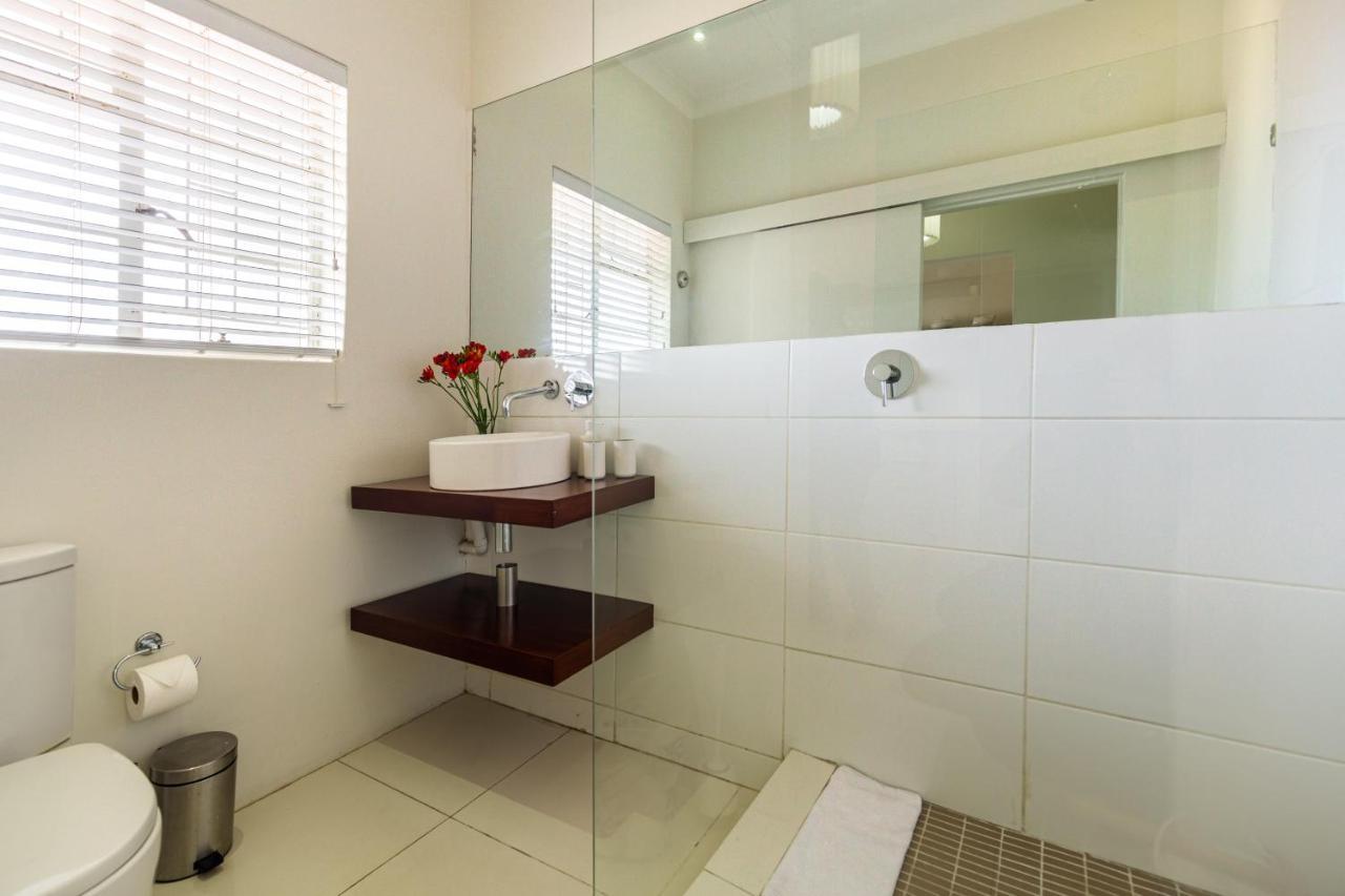 Portswood Mews - Chic White Studio Apartment Green Point Le Cap Extérieur photo
